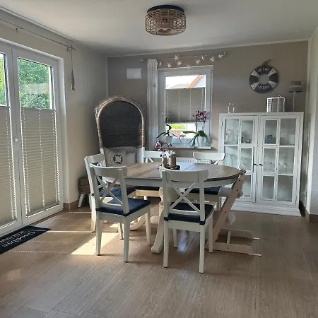 Ostseeauszeit Blengow Feriehus *